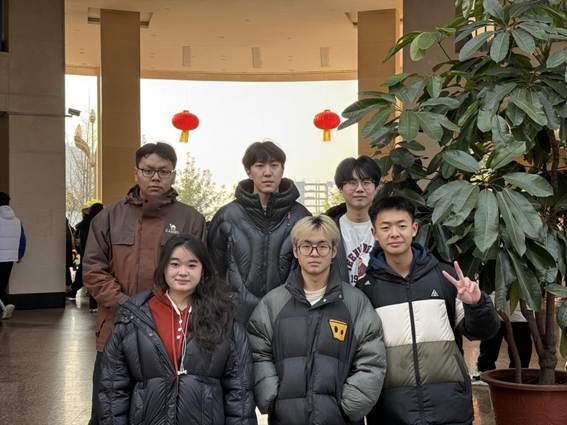 回到绵阳中学的太阳成官方网站员工
